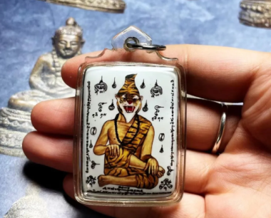 泰国阿赞班阴布周佛牌 控灵护主，提升权势威望