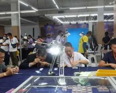 网上鉴定佛牌可靠吗？选择一家信任的牌商非常重要