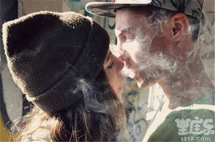 水瓶座男生会轻易放弃一个人吗,水瓶座男生放弃一个人的表现