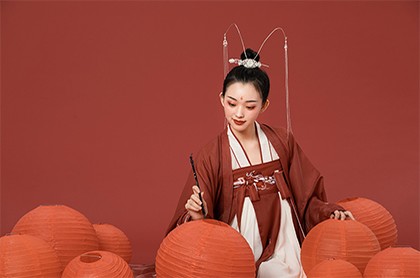 生辰八字缺金水,五行缺金
