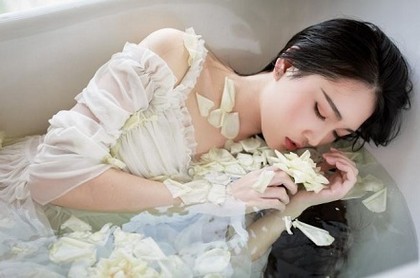 女人心惊测吉凶六爻,六爻摇卦占卜免费