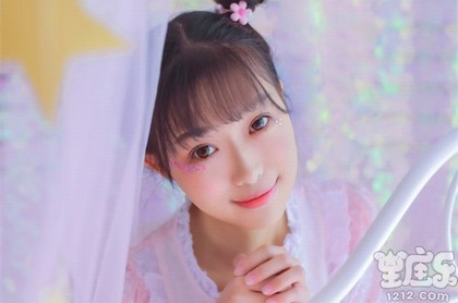 眉毛旁边凹陷面相,眉骨中间凹陷面相