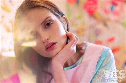 天秤属虎男爱什么女人,天秤男爱你入骨的表现