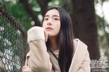 手相对应年龄段,注定二婚的女人手相