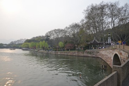 万年历老黄历2023年结婚黄道吉日四月,查黄道吉日的万年历