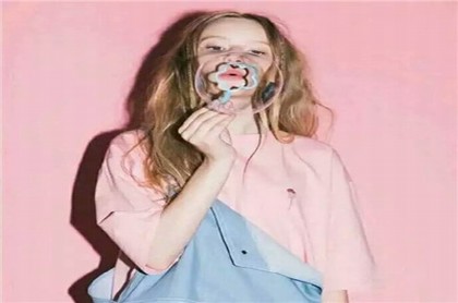 水瓶女人的性格特点,水瓶女性格是不是很怪