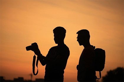 巨蟹男越喜欢越冷漠,对待巨蟹男要比他还冷
