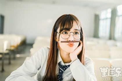 水瓶女很有魅力很神秘很难琢磨,天蝎座为什么痴迷水瓶