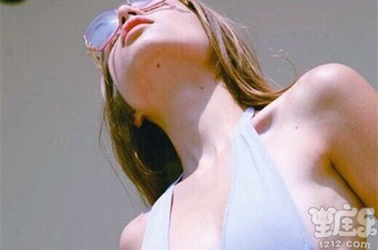 女人左上眼皮跳的预兆,女人左上眼跳预测吉凶时辰