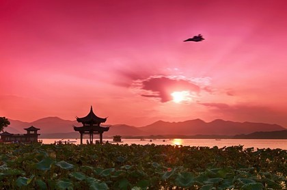 星盘北交代表什么意思,星盘的南交北交是什么