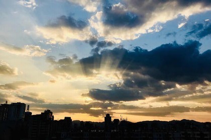 93年辰时属鸡的人命运,辰时出生不需要算命