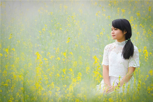 2024年属龙本命年穿什么颜色衣服