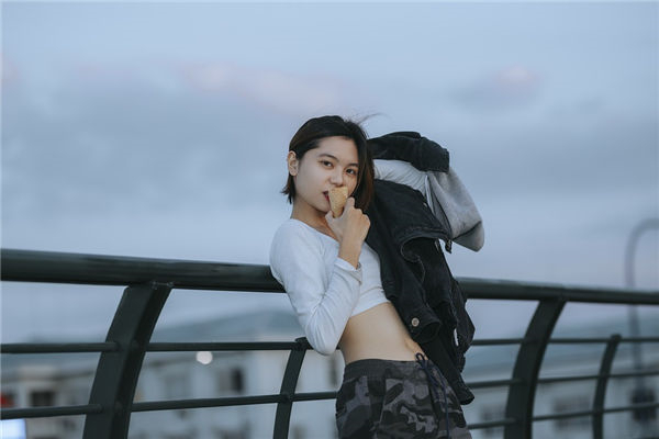 属虎的脖子戴什么招财