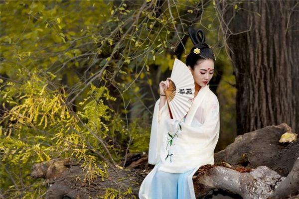 属蛇2024年有三喜吗，2024年属蛇人的感情和婚姻运势