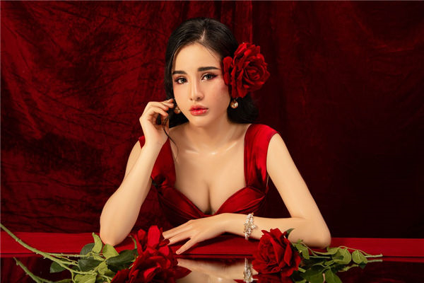 78年属马女性最旺颜色