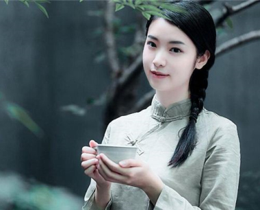 1969年属鸡的五行属性是什么，性格特点和优缺点分析