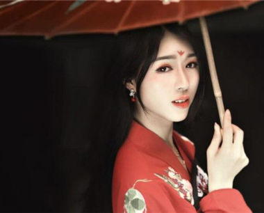 属猪女晚年谁来陪