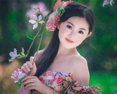 属鸡的女人事业与家庭知多少