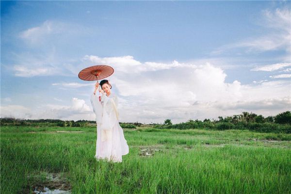2000年属龙女孩的婚姻