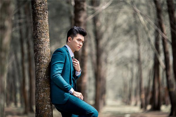 属鼠男富贵命