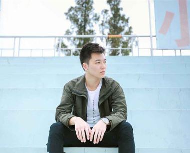 属狗的几月出生最好命男孩子