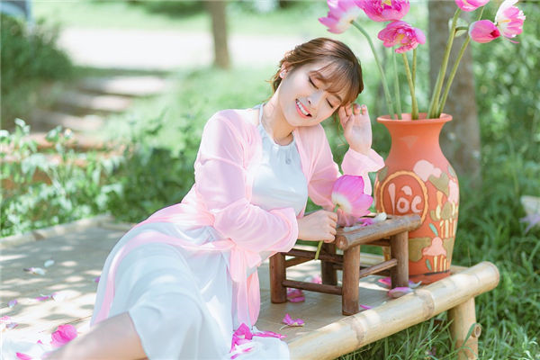 72年属鼠女2023年运势