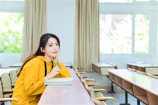 76年龙女2020年的运程和每月运势