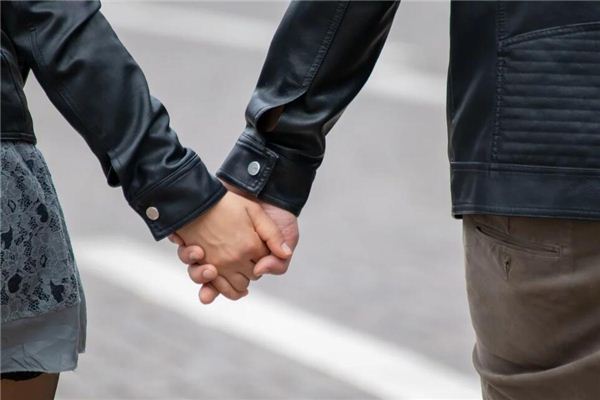 属鼠人跟什么合