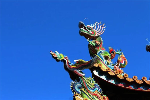 属龙男人年份和事业