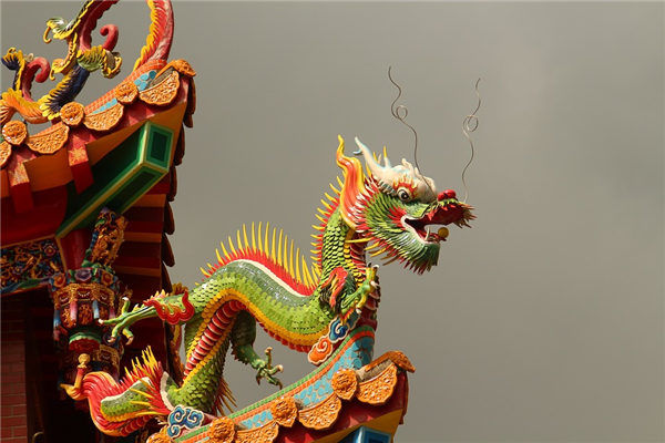 2000年出生的生肖是哪个