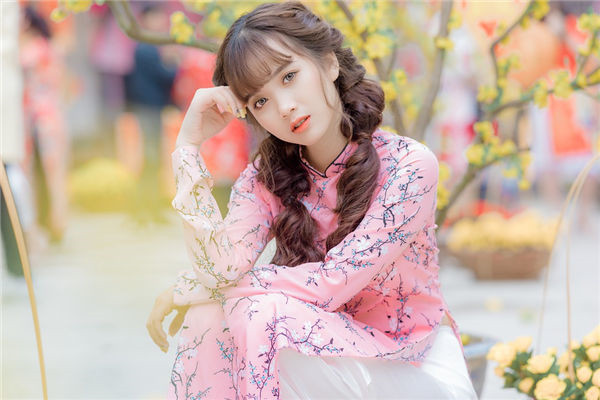 属龙女性的格特点