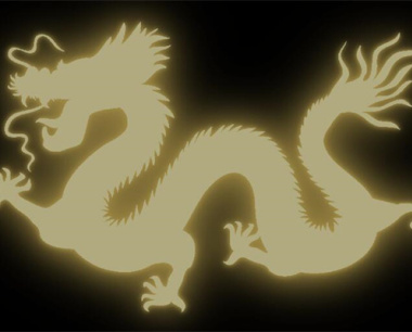 属龙身边的小人是谁