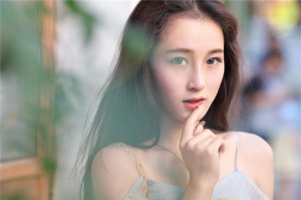 1990年女姻缘如何