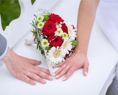 96属鼠本命年能结婚吗
